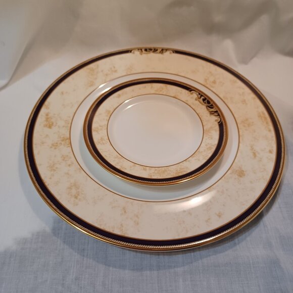 WEDGWOOD England CORNUCOPIA 1995 Bone China (Five) 5 PC Place Setting Blue Mark - Picture 10 of 11